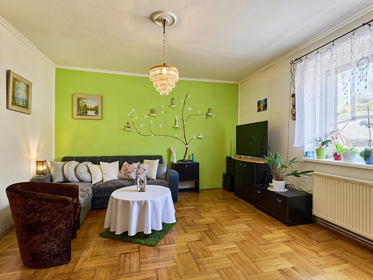 Prodej rodinného domu 274 m², pozemek 796 m² - foto 5