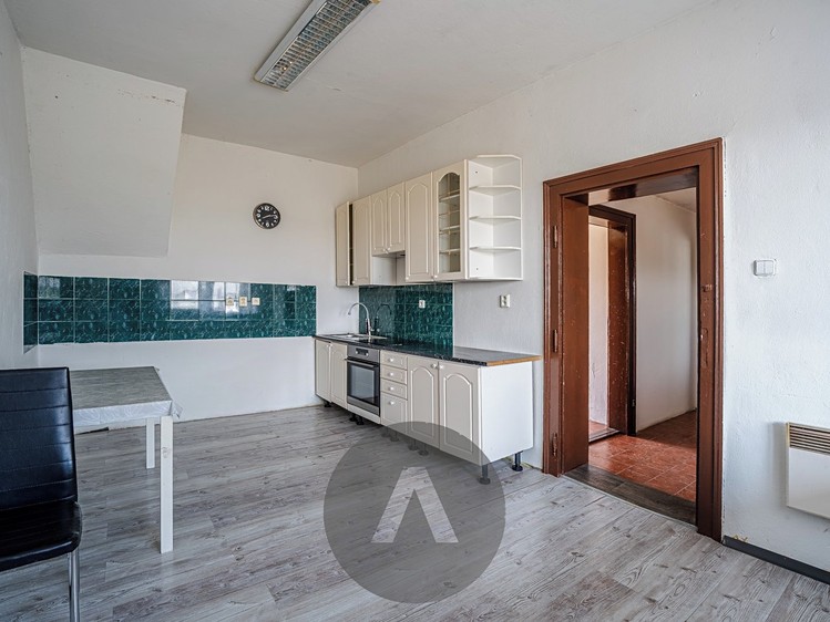 Prodej rodinného domu 150 m², pozemek 831 m² - foto 2