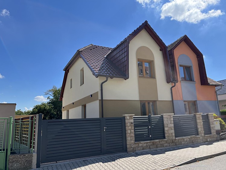 Prodej rodinného domu 152 m², pozemek 710 m² - foto 1