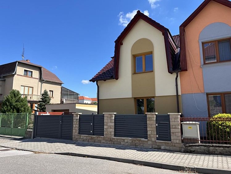 Prodej rodinného domu 152 m², pozemek 710 m² - foto 3