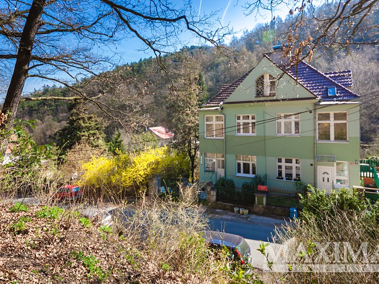 Prodej rodinného domu 200 m², pozemek 444 m² - foto 1
