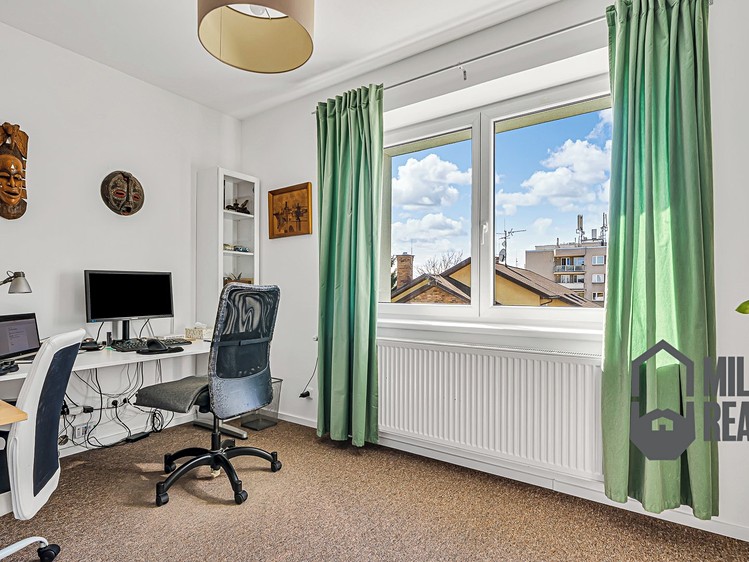Prodej rodinného domu 401 m², pozemek 668 m² - foto 7