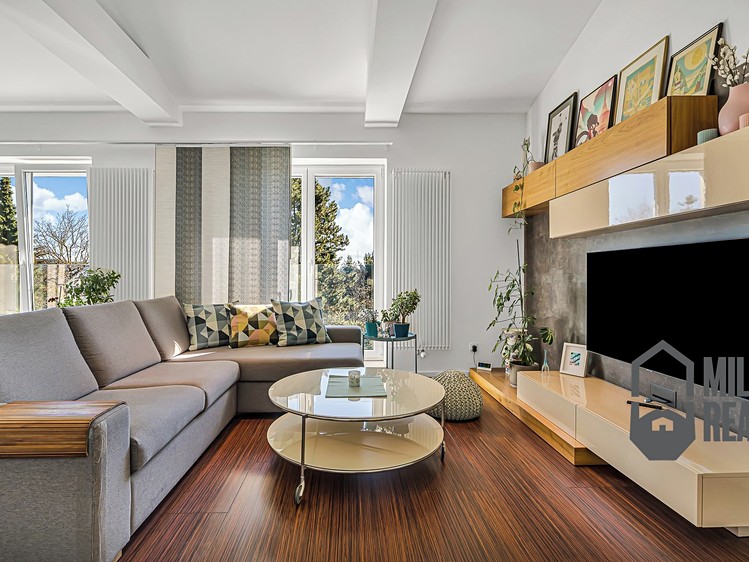 Prodej rodinného domu 401 m², pozemek 668 m² - foto 4