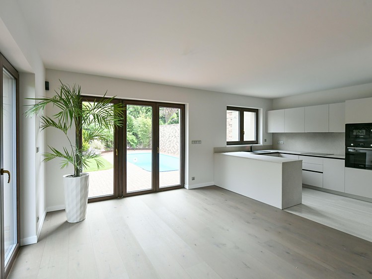 Pronájem rodinného domu 184 m², pozemek 432 m² - foto 4
