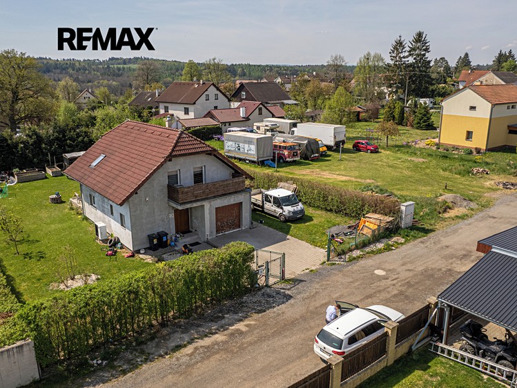 Pronájem rodinného domu 180 m², pozemek 1 108 m² - foto 1