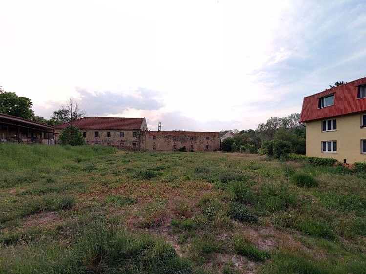 Prodej stavebního pozemku 2 200 m² - foto 3