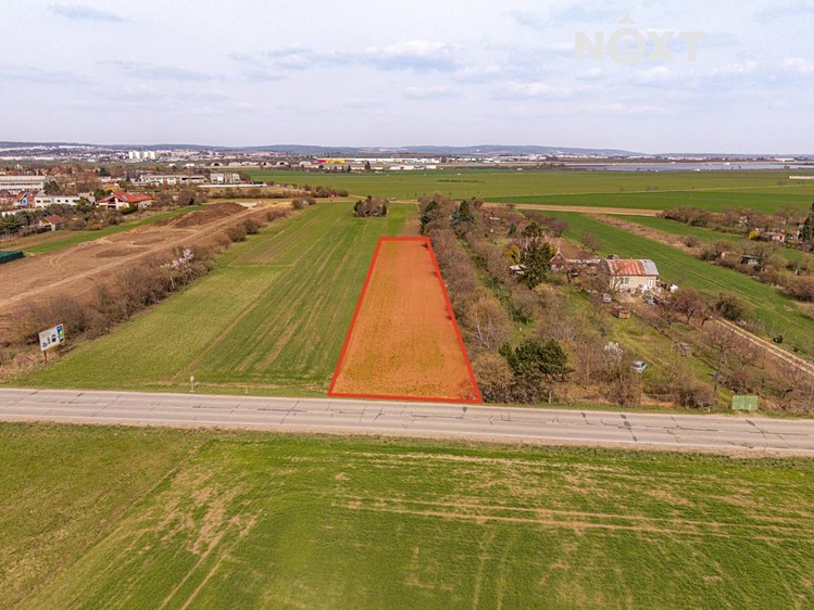 Prodej stavebního pozemku 2 814 m² - foto 1