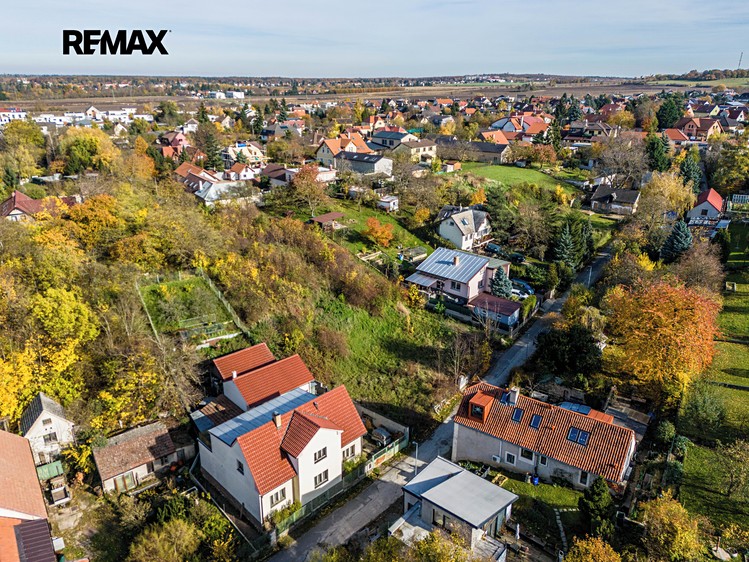 Prodej  stavebního pozemku 1 976 m² - foto 8