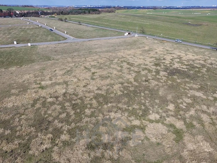 Prodej stavebního pozemku 15 939 m² - foto 1