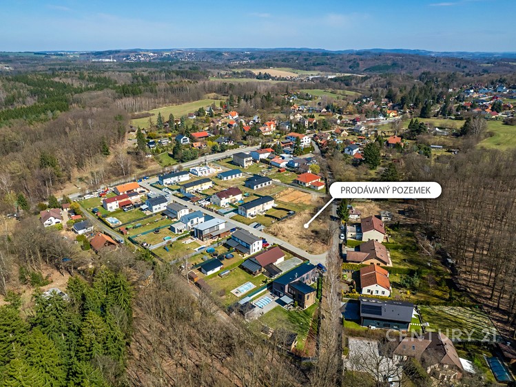 Prodej stavebního pozemku 1 000 m² - foto 1