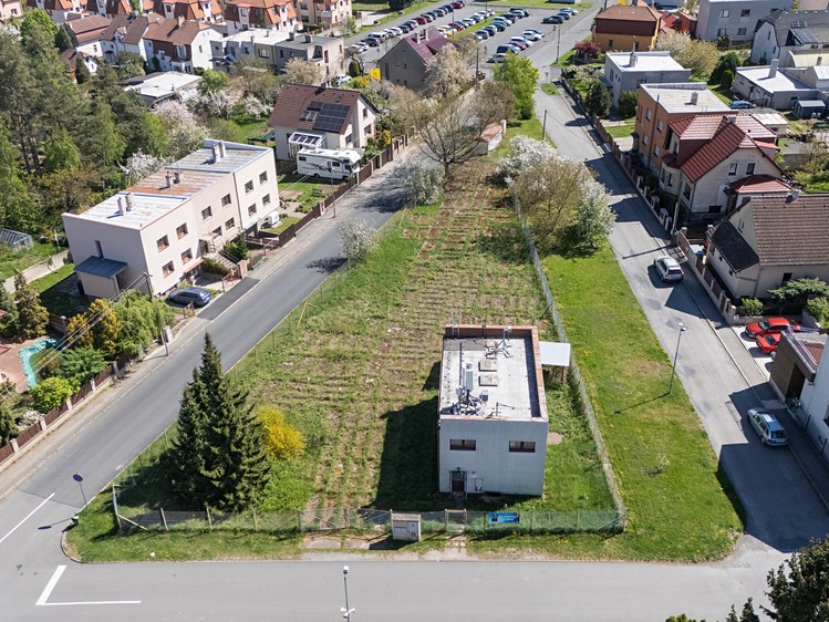 Prodej  stavebního pozemku 1 006 m² - foto 3