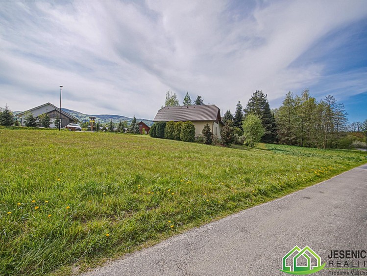 Prodej stavebního pozemku 944 m² - foto 6