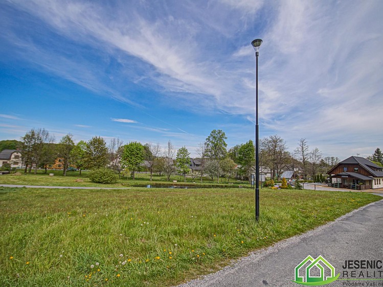 Prodej stavebního pozemku 944 m² - foto 3