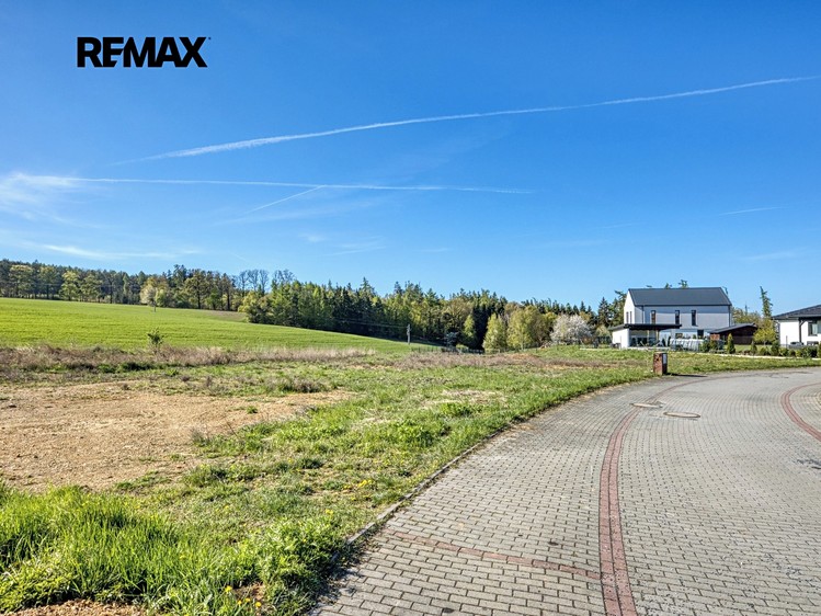 Prodej stavebního pozemku 941 m² - foto 6