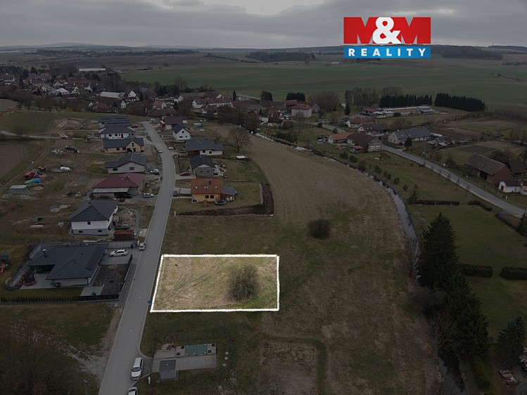 Prodej stavebního pozemku 1 002 m² - foto 1