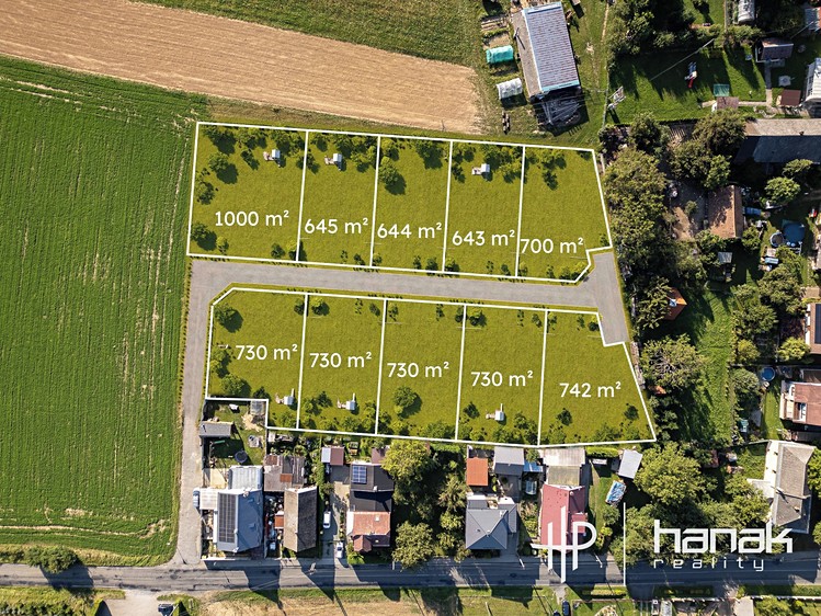 Prodej stavebního pozemku 730 m² - foto 3