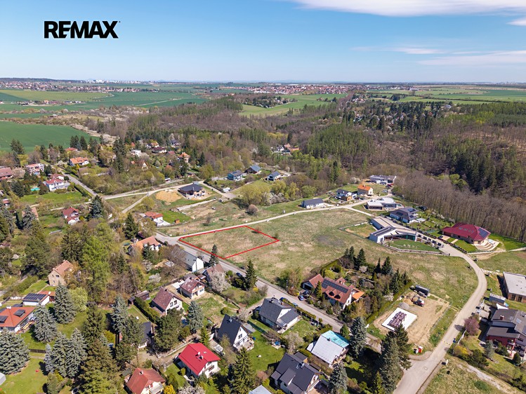 Prodej stavebního pozemku 2 049 m² - foto 4