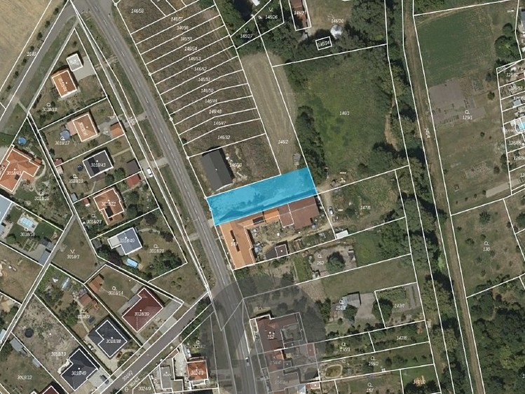 Prodej stavebního pozemku 825 m² - foto 1