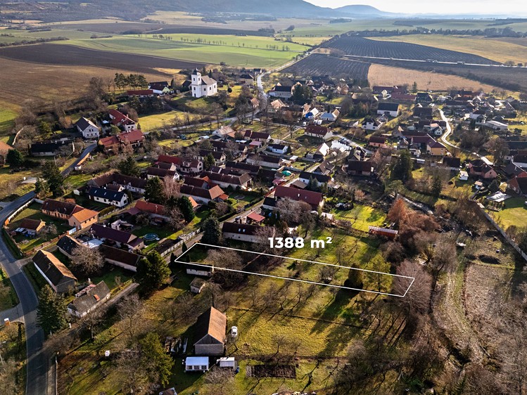 Prodej stavebního pozemku 1 388 m² - foto 8