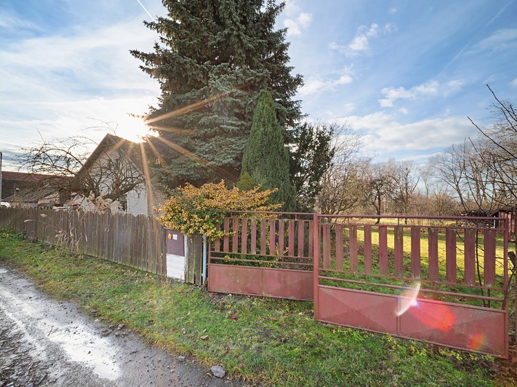 Prodej stavebního pozemku 1 388 m² - foto 3