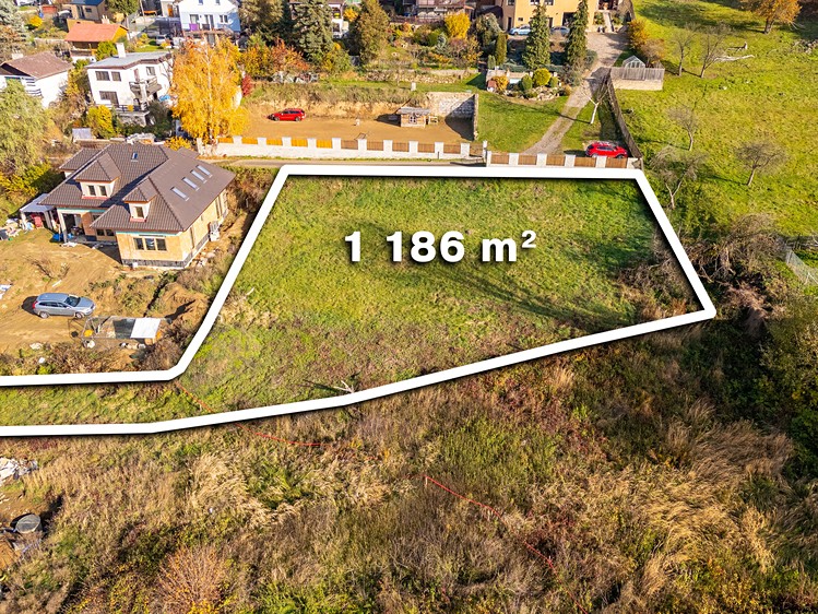 Prodej stavebního pozemku 1 186 m² - foto 3