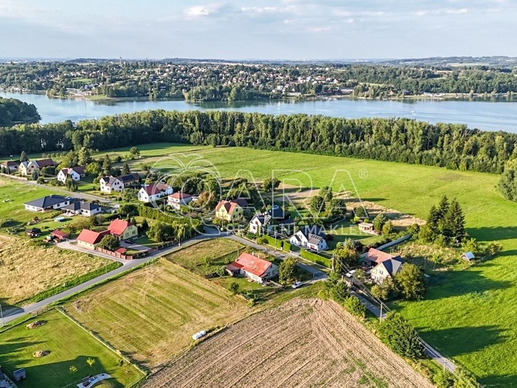 Prodej stavebního pozemku 2 139 m² - foto 2