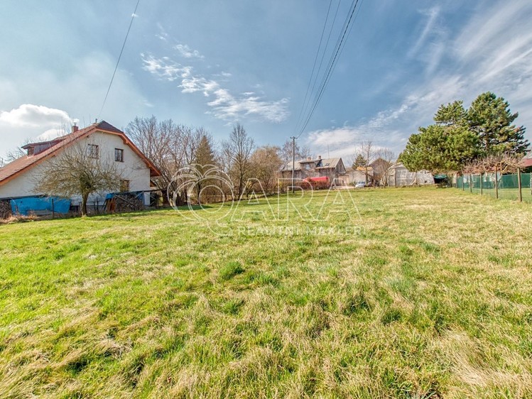 Prodej stavebního pozemku 1 015 m² - foto 7