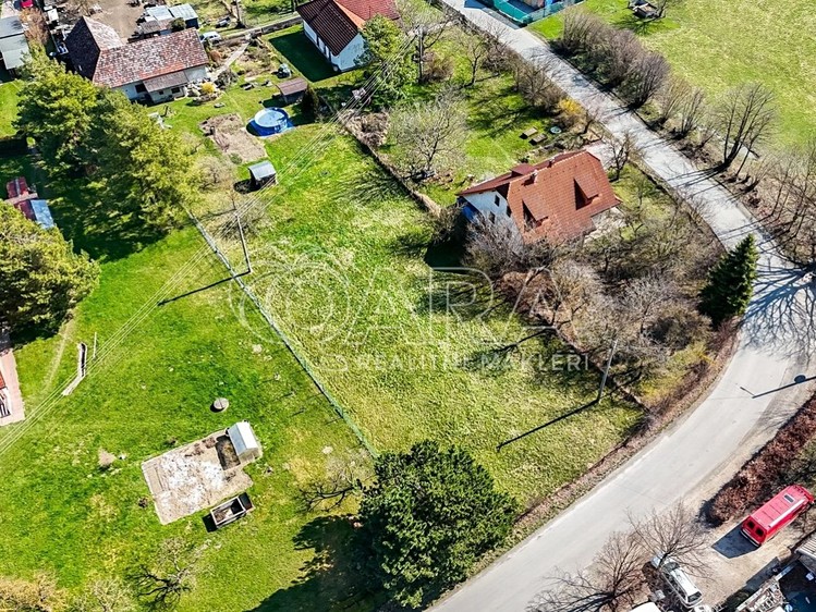 Prodej stavebního pozemku 1 015 m² - foto 6