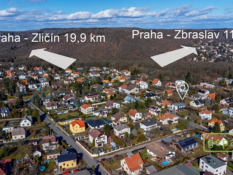 Prodej stavebního pozemku 1 089 m² - foto 1