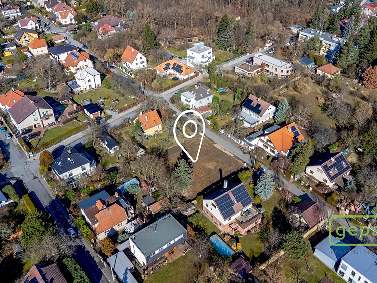 Prodej stavebního pozemku 1 089 m² - foto 2