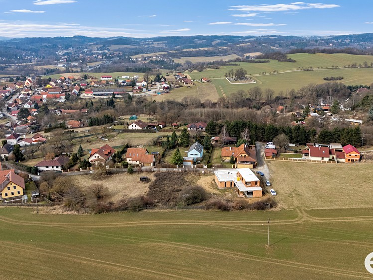 Prodej stavebního pozemku 1 113 m² - foto 1