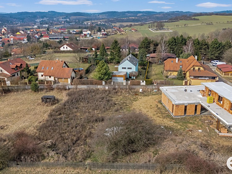 Prodej stavebního pozemku 1 113 m² - foto 2