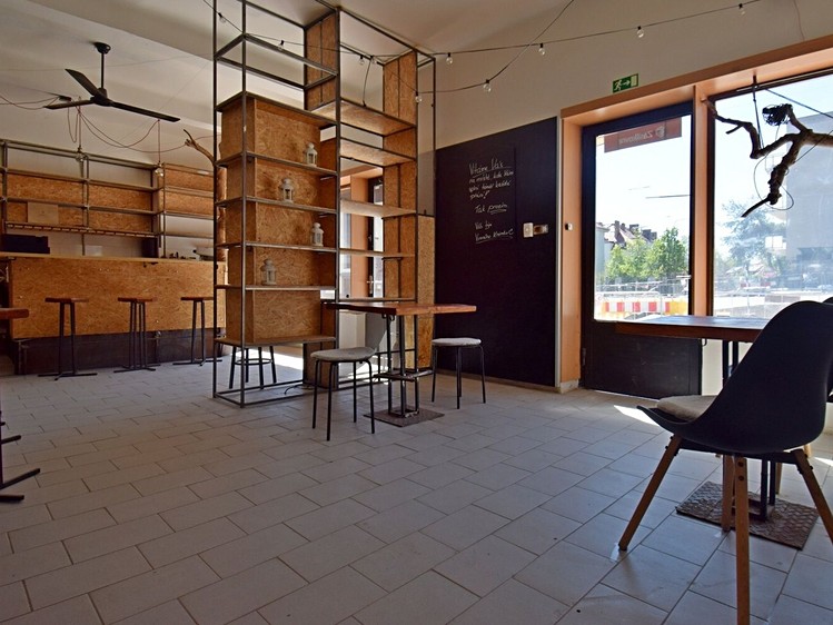 Pronájem obchodního prostoru 73 m² - foto 2