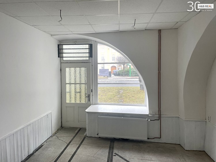Pronájem obchodního prostoru 30 m² - foto 1