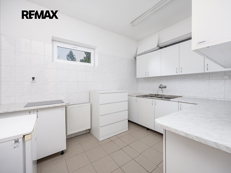 Pronájem komerční nemovitosti 120 m² - foto 8