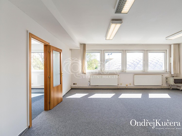 Pronájem kanceláře 191 m² - foto 7