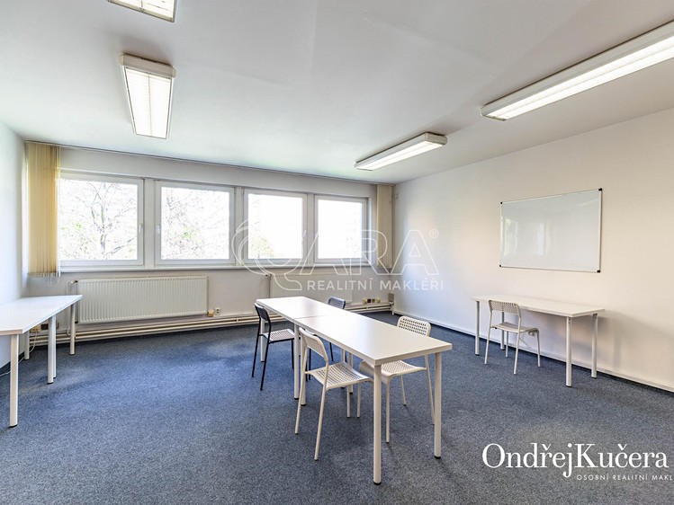 Pronájem kanceláře 191 m² - foto 5