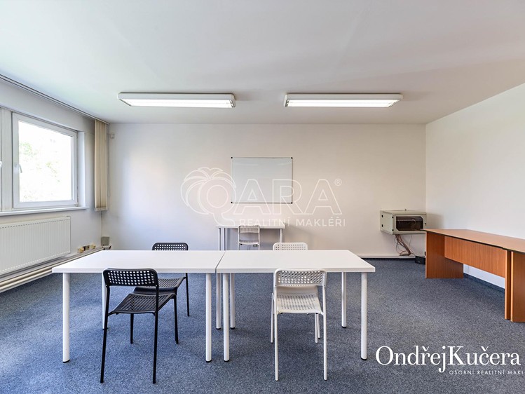 Pronájem kanceláře 191 m² - foto 6