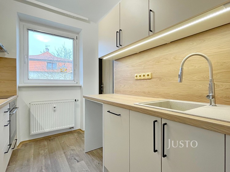 Pronájem bytu 3+1 66 m² (Jednopodlažní) - foto 4