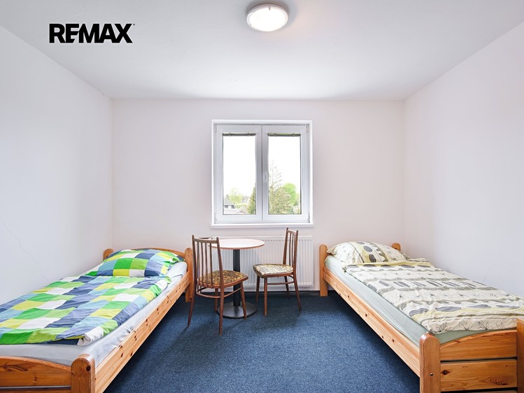 Prodej rodinného domu 280 m², pozemek 649 m² - foto 8