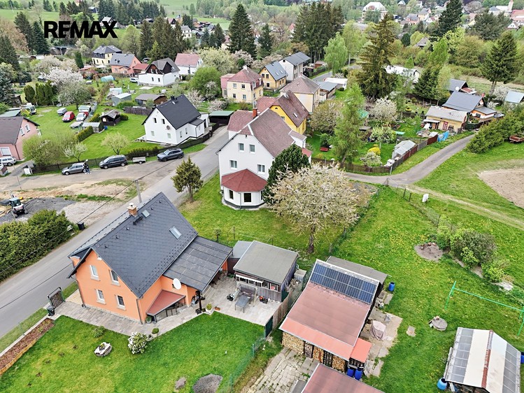 Prodej rodinného domu 280 m², pozemek 649 m² - foto 4