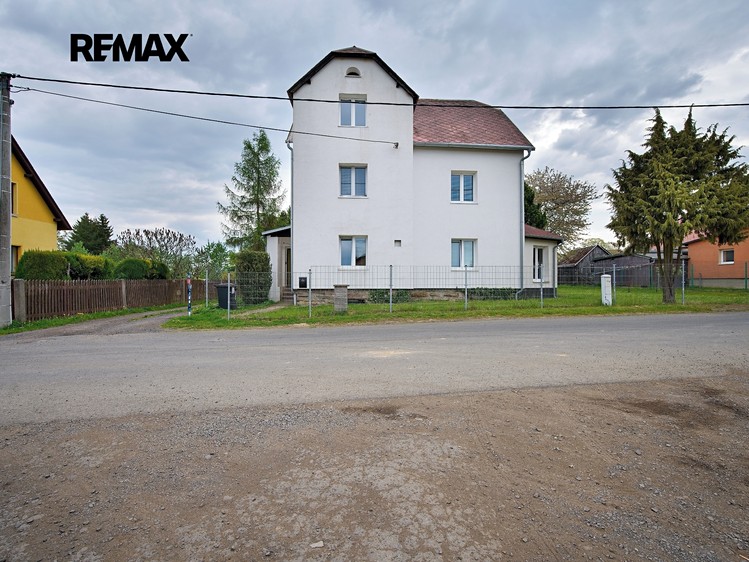 Prodej rodinného domu 280 m², pozemek 649 m² - foto 6