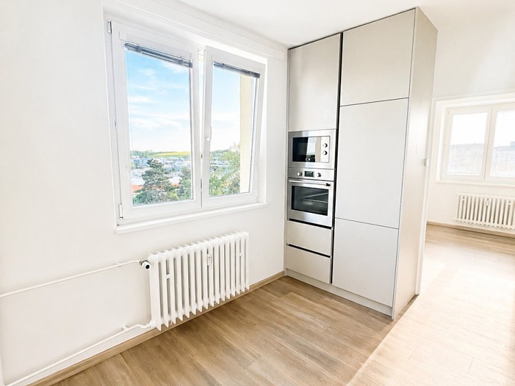 Pronájem bytu 3+1 65 m² - foto 3