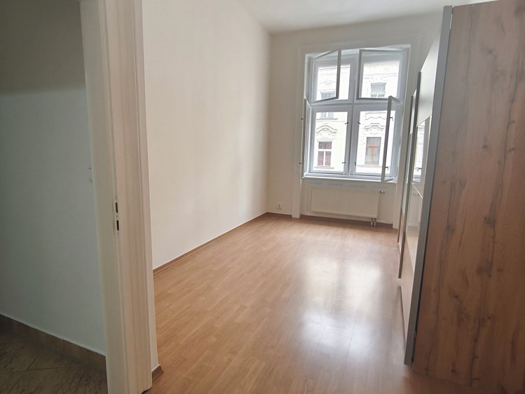 Pronájem bytu 3+1 111 m² - foto 3