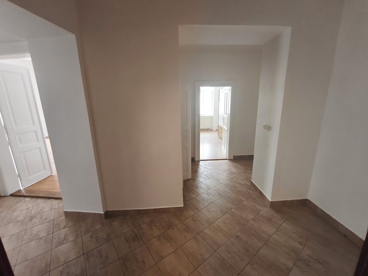 Pronájem bytu 3+1 111 m² - foto 6