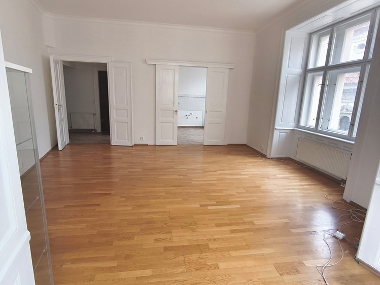 Pronájem bytu 3+1 111 m² - foto 2