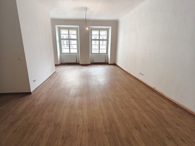 Pronájem bytu 1+1 74 m² - foto 5