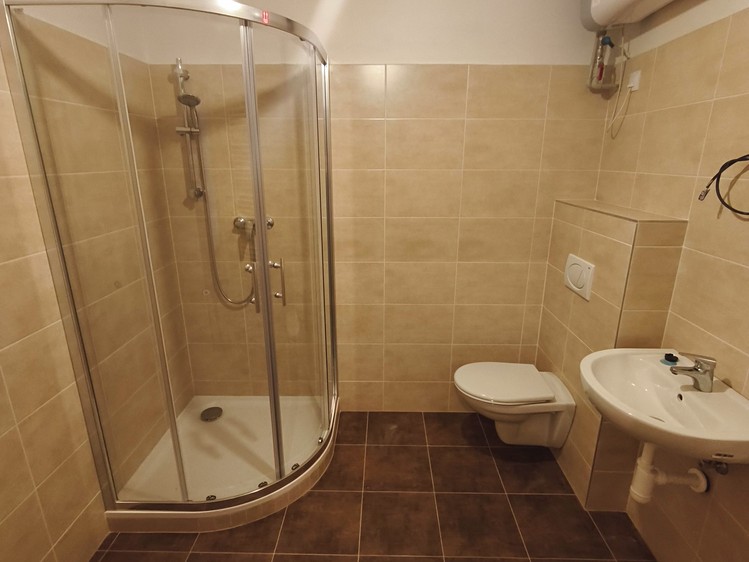Pronájem bytu 1+1 74 m² - foto 4