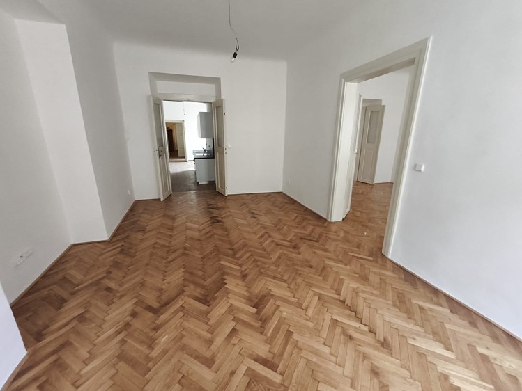 Pronájem bytu 3+1 117 m² - foto 6