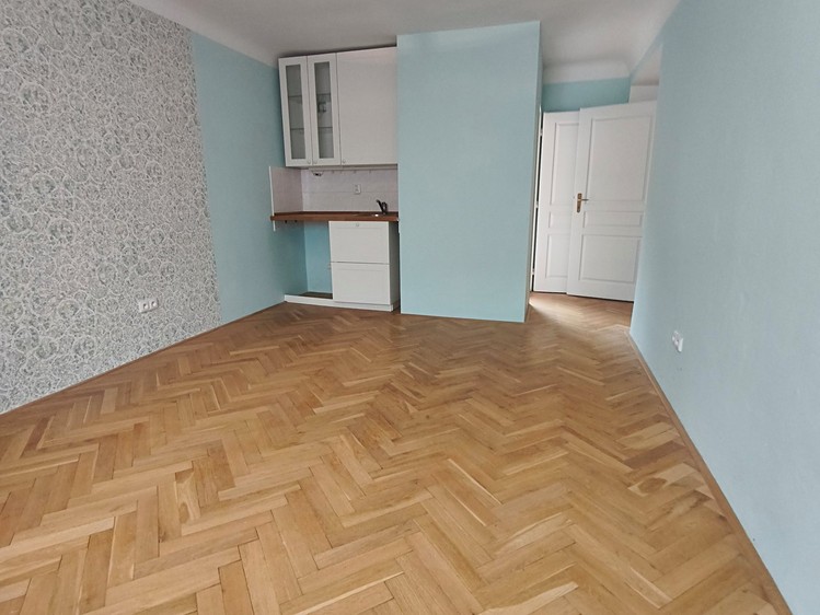 Pronájem bytu 1+kk 23 m² - foto 1